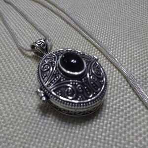Orante BLACK ONYX LOCKET Handmade Sterling on a 20" Chain #976B